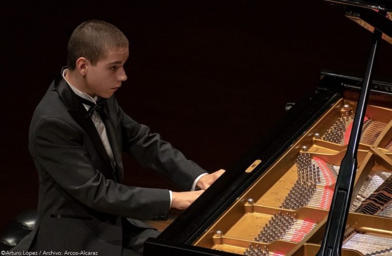 El joven pianista Sergio Vargas regresa a tocar con la Camerata