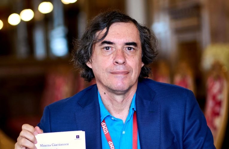 El escritor rumano Mircea Cărtărescu gana el Premio FIL de Literatura 2022