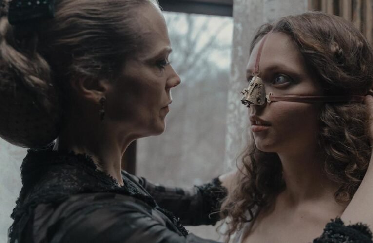 Den stygge stesøsteren (The Ugly Stepsister, 2025)