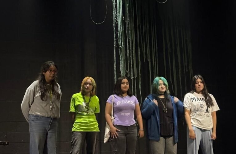 Grupo teatral de adolescentes participa en festival internacional